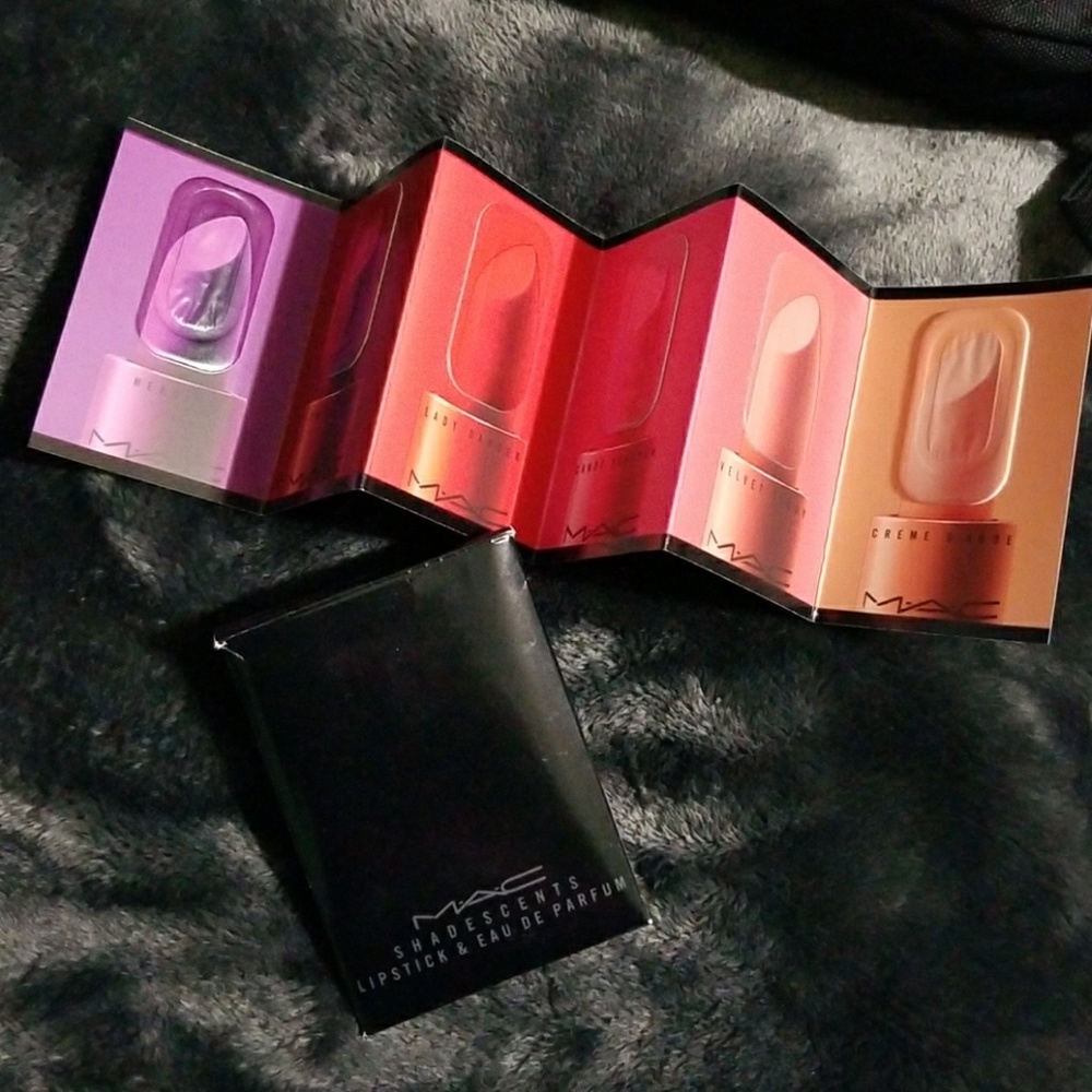 MAC 12 lipstick/shadescents samples